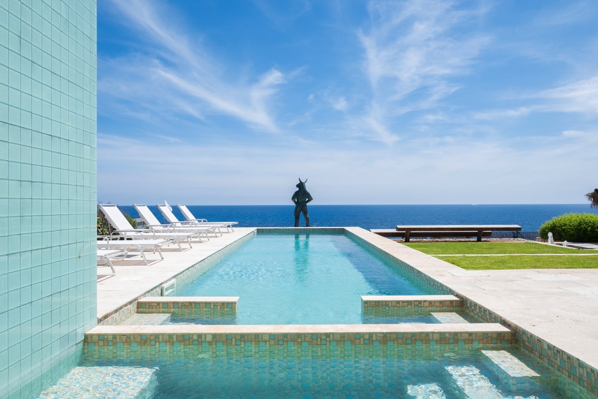 El Minotauro - Luxury villa in Menorca. Your ideal seaview renting.